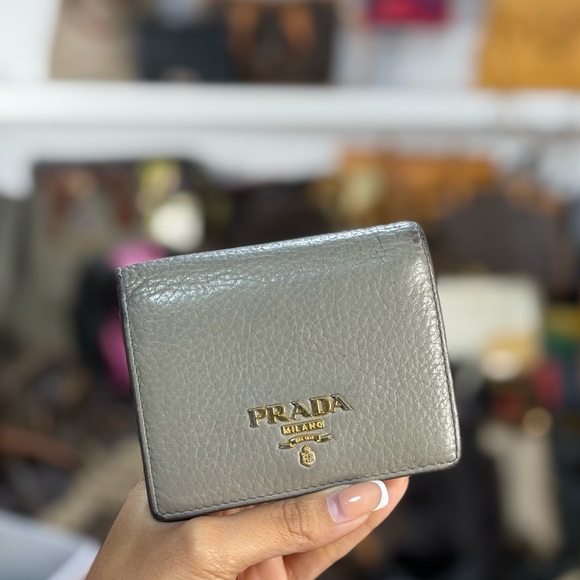 Prada Neutral Wallet - Picture 1 of 1